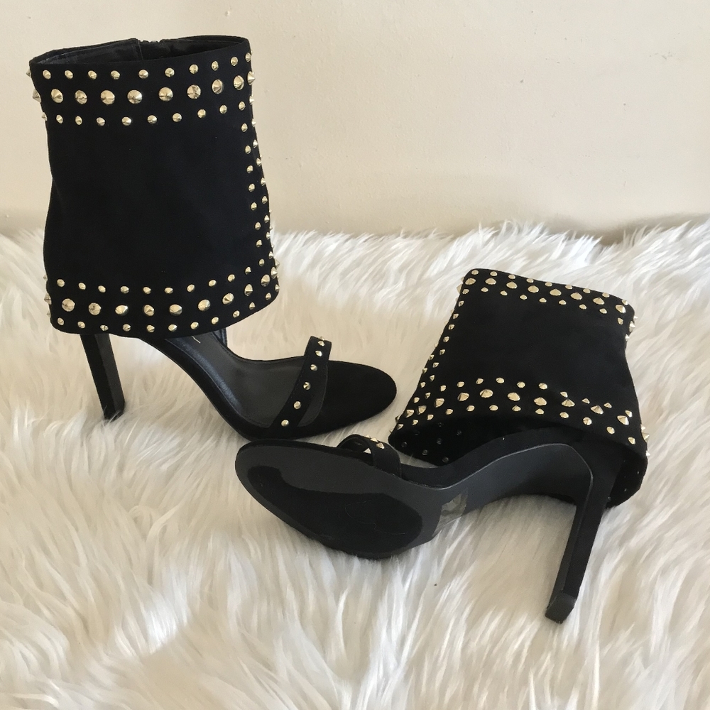 Shoes - Picture 6 of 7